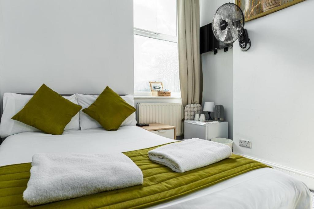 לונדון Vilenza Hotel מראה חיצוני תמונה